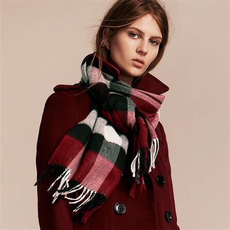 cravatte burberry fantasia cerionio|Burberry Scarves for Women .